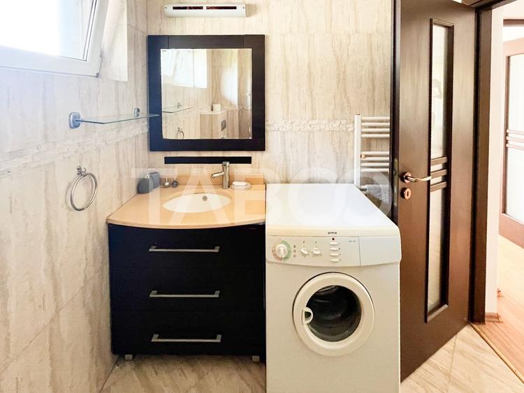 Apartament cu 3 camere semidecomandat, mobilat în Bună Ziua