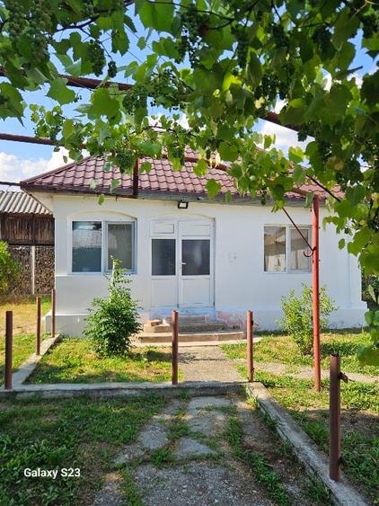 Casă individuală cu 2 camere cu Teren 1039 Mp în Bărăști (Colonești)