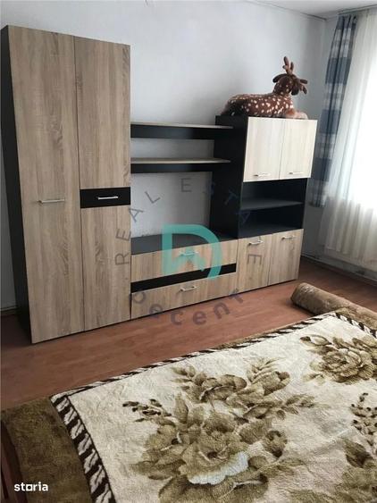 Casă cu 5 camere cu Teren 500 Mp în Stupini