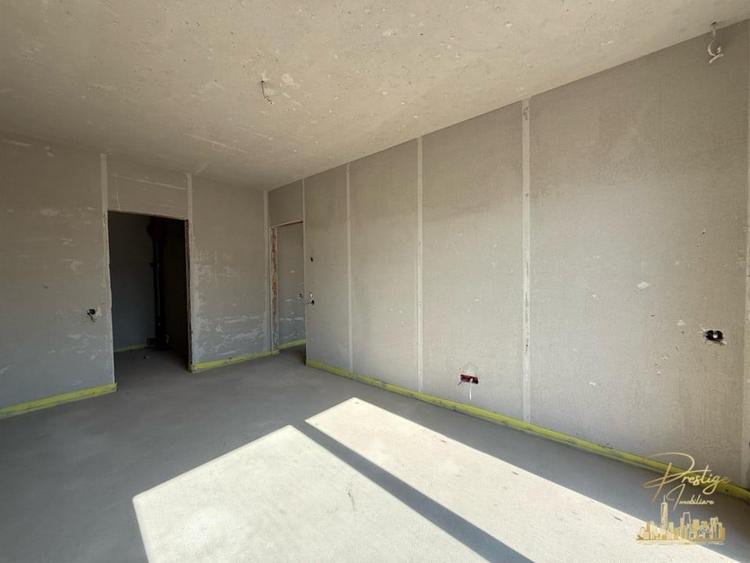 Apartament cu 3 camere semidecomandat în Cetății