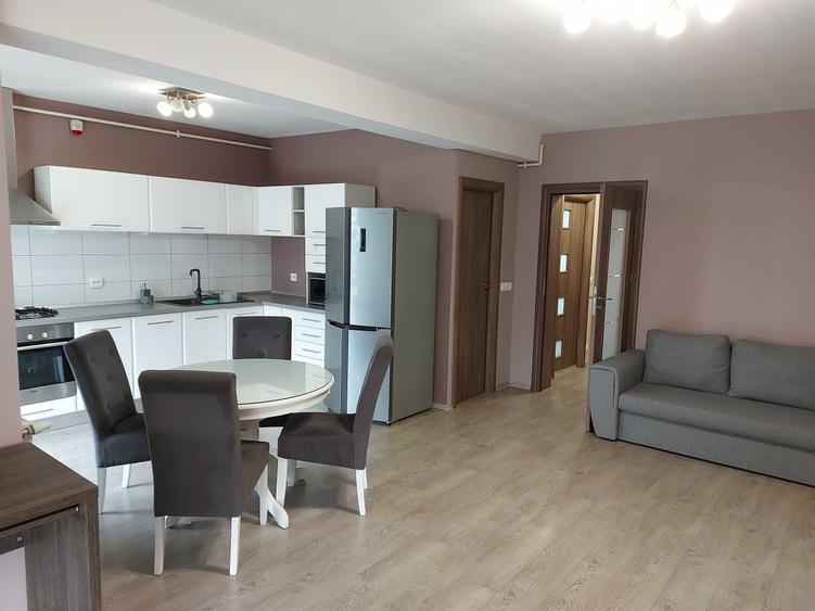 Apartament cu 3 camere decomandat în Turnișor