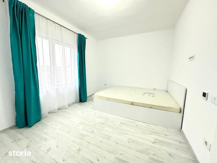 Casă cu 3 camere cu Canalizare în Sânandrei