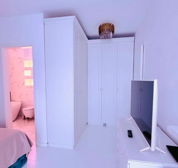 Apartament cu 3 camere decomandat, mobilat în Pipera