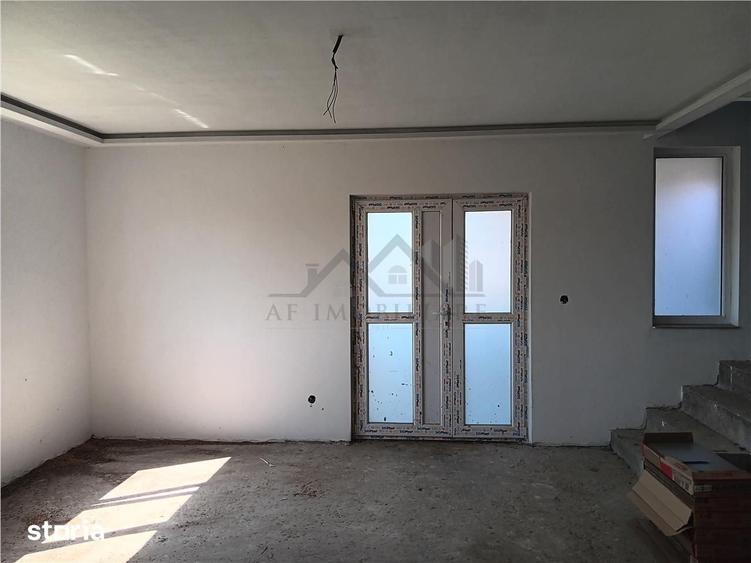 Casă cu 5 camere cu Teren 500 Mp în Țuțora