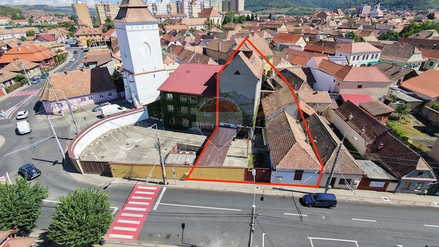 Casă cu Teren 325 Mp în Central