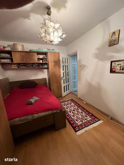 Apartament cu 3 camere decomandat în Cornișa