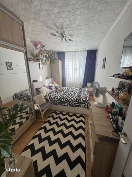 Apartament cu 4 camere semidecomandat în George Enescu