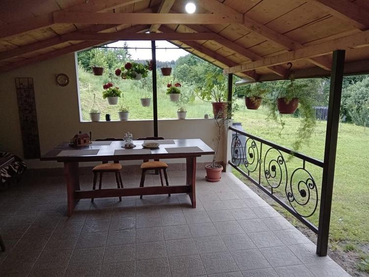Casă cu 4 camere în Slătioara