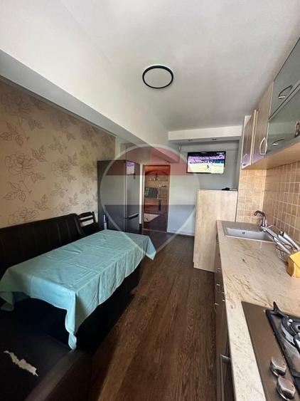 Apartament cu 3 camere, mobilat în Central