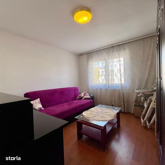 Apartament cu 3 camere decomandat în Micro 12