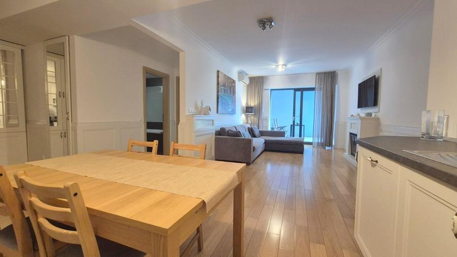 Apartament cu 3 camere semidecomandat în Aviației