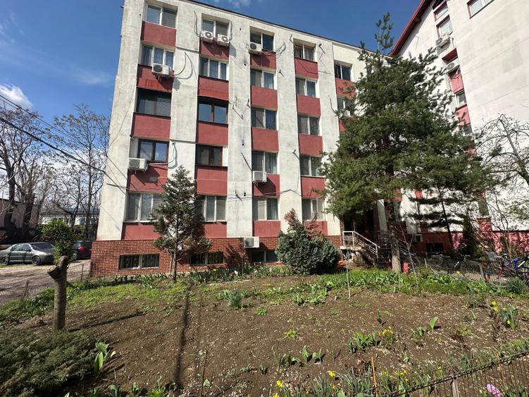 Garsonieră, mobilată în Regie