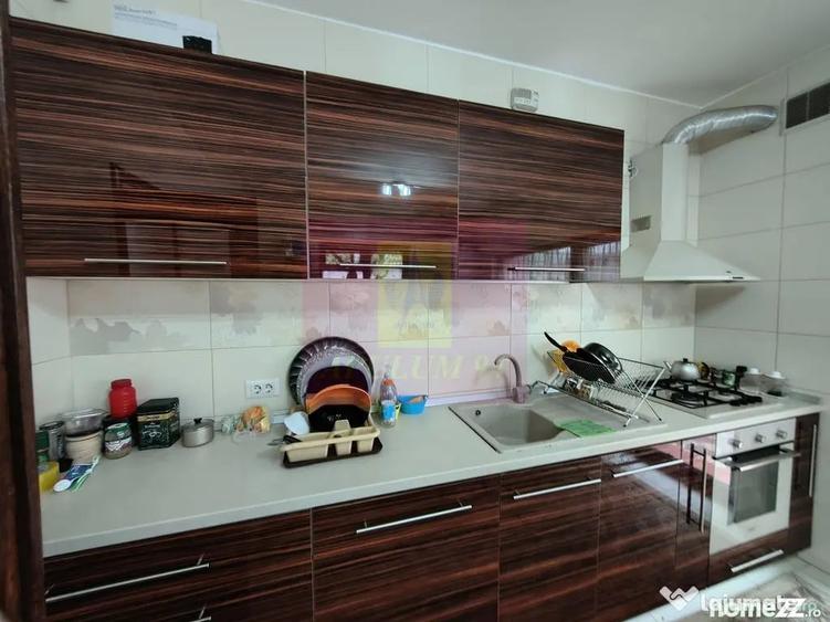 Casă cu 5 camere cu Teren 373 Mp în Afumați