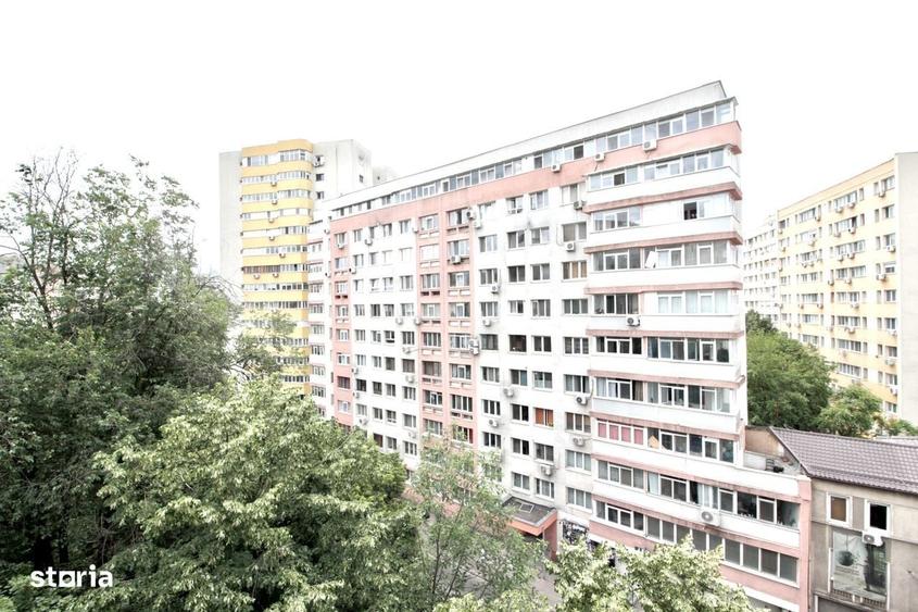 Apartament cu 3 camere decomandat în Teiul Doamnei
