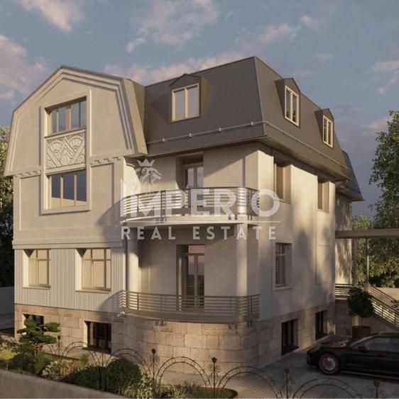 Casă individuală cu 14 camere cu Canalizare în Central