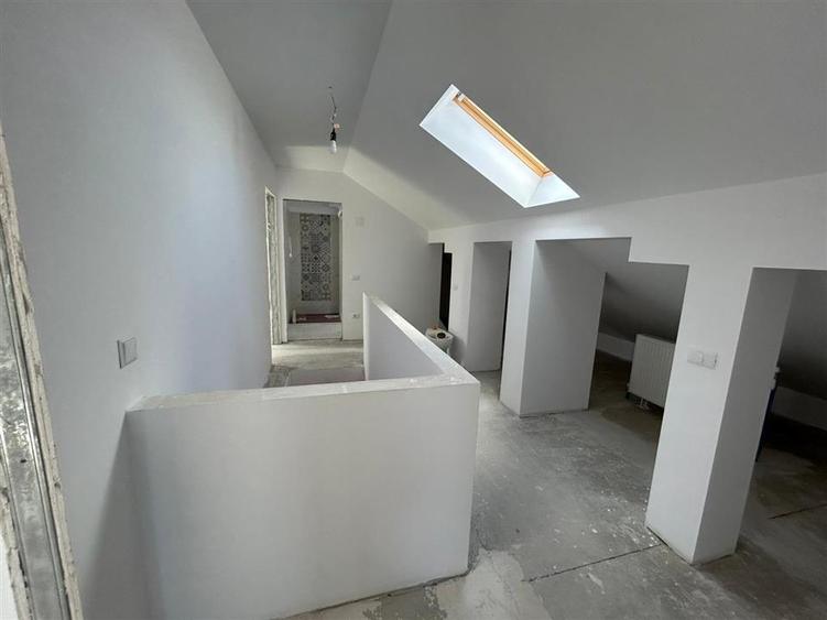 Penthouse cu 3 camere decomandat în Burdujeni