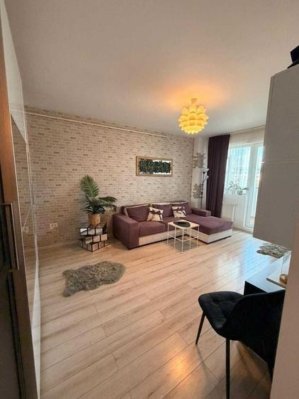 Apartament cu 2 camere decomandat în Roșu
