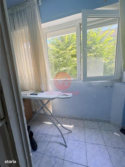 Apartament cu 3 camere semidecomandat în Central
