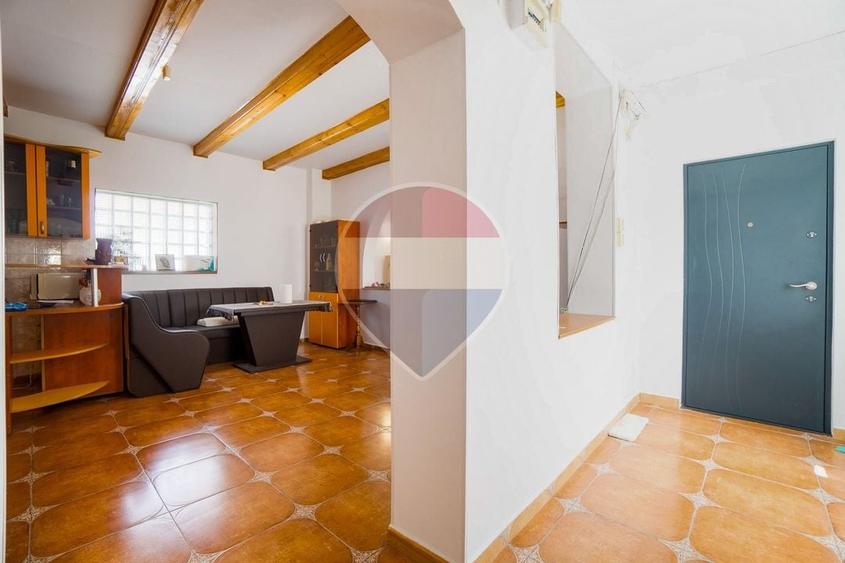 Apartament cu 4 camere decomandat, mobilat în Centrul Civic
