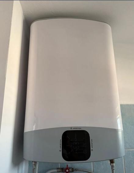 Apartament cu 3 camere semidecomandat în Iancului