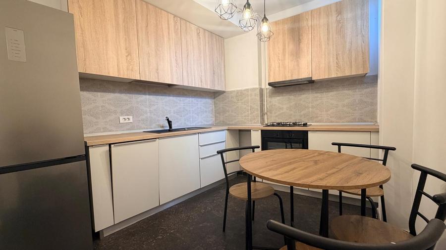 Apartament cu 2 camere decomandat în Timpuri Noi