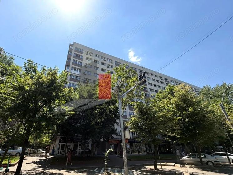 Apartament cu 3 camere decomandat în Dristor
