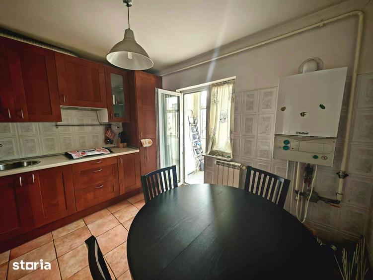 Apartament cu 3 camere decomandat în Vest