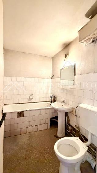 Apartament cu 3 camere decomandat, mobilat în Între Lacuri