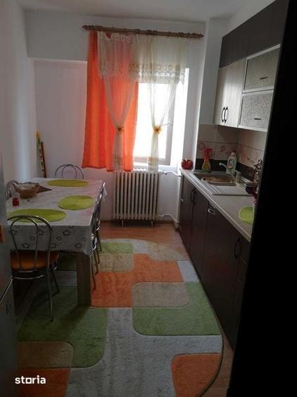 Apartament cu 3 camere decomandat în Păcurari