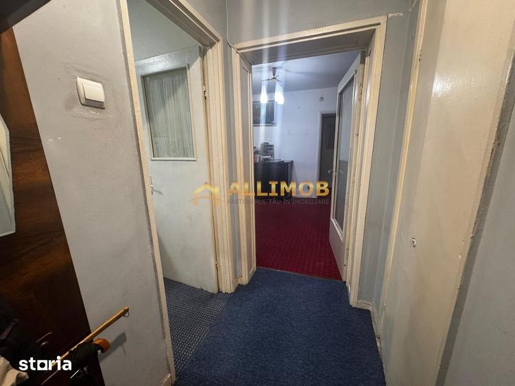 Apartament cu 2 camere semidecomandat în Democrației