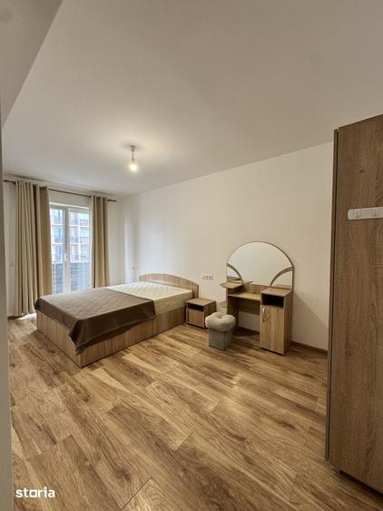 Apartament cu 3 camere în Tractorul