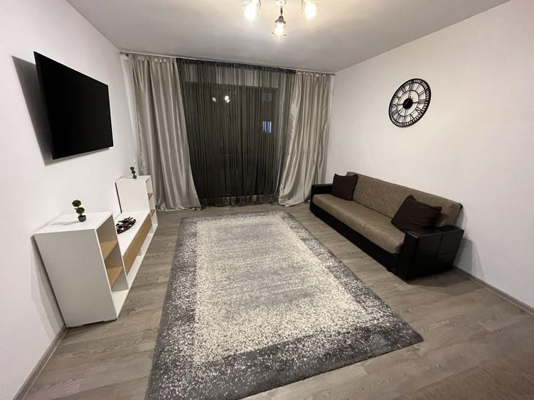Apartament cu 2 camere decomandat în Roșu