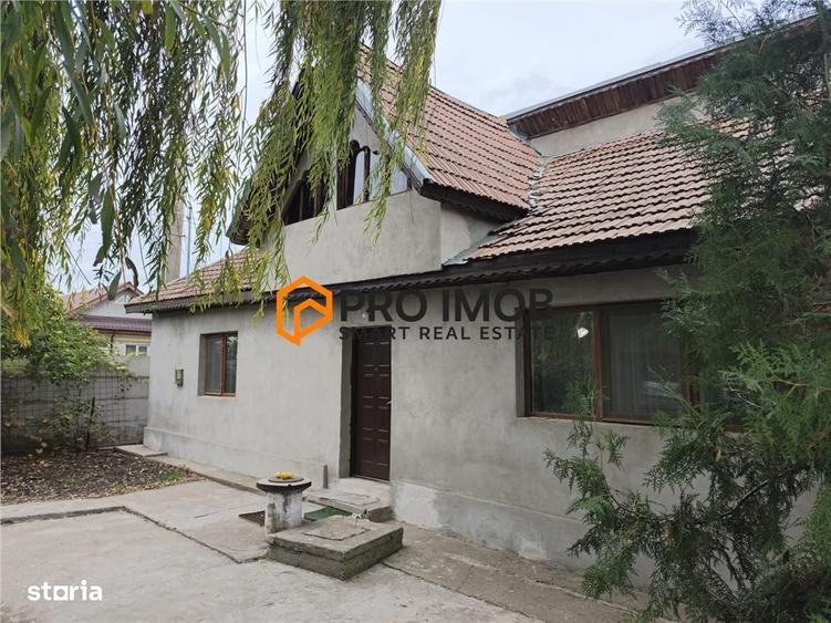 Casă cu 4 camere decomandat în Central