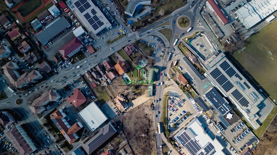 Casă individuală cu 7 camere cu Canalizare în Cartierul Nord