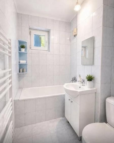 Apartament cu 3 camere decomandat, mobilat în Tei