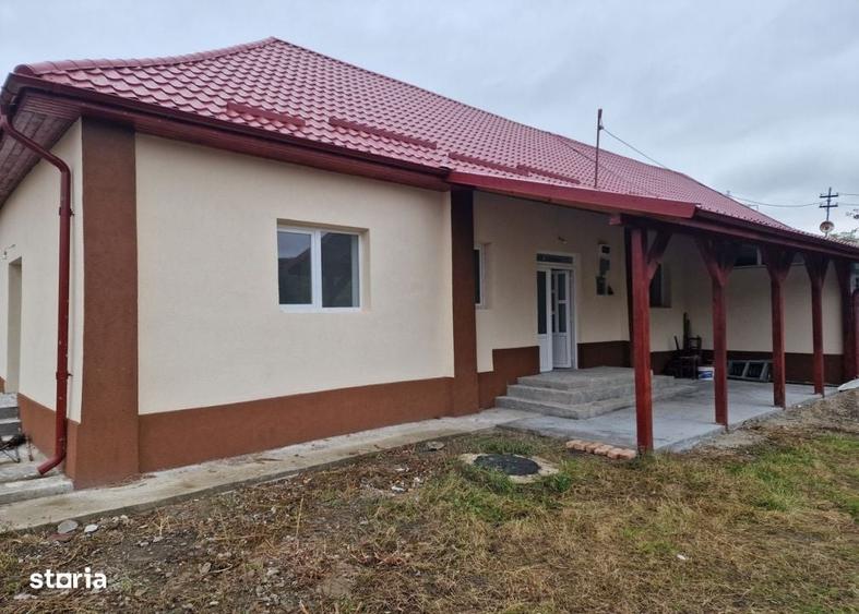 Casă cu 4 camere în Căianu