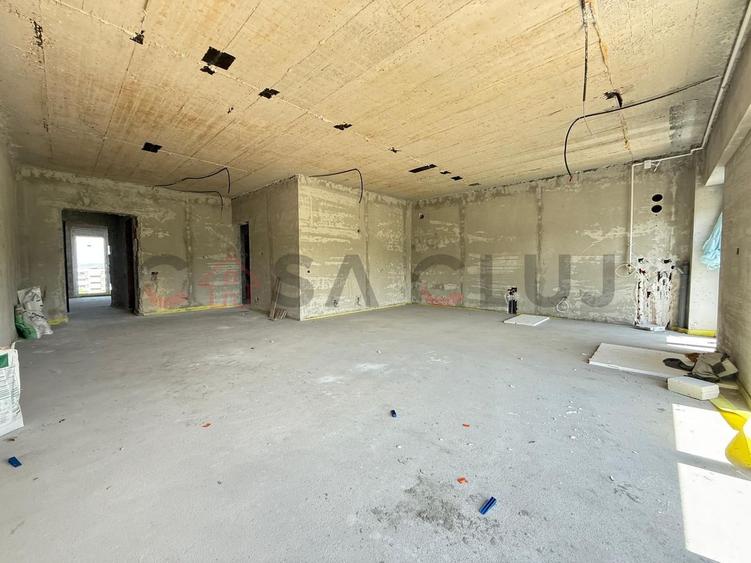 Apartament cu 3 camere semidecomandat în Europa