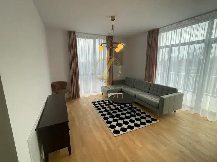 Apartament cu 3 camere semidecomandat, mobilat în Take Ionescu