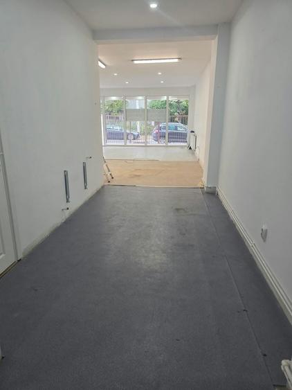 Apartament cu 3 camere decomandat în Jiului