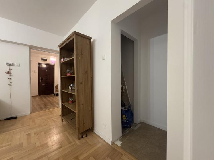 Apartament cu 2 camere semidecomandat, mobilat în Mioriței