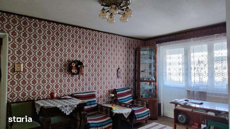Apartament cu 4 camere în Obor