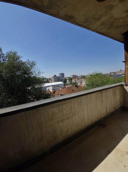 Apartament cu 4 camere decomandat în Universitate