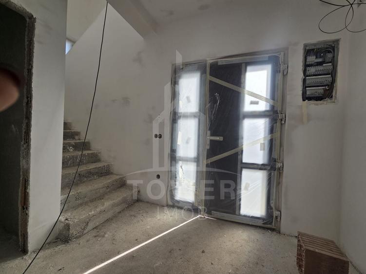 Casă individuală cu 4 camere cu Canalizare în Cristian