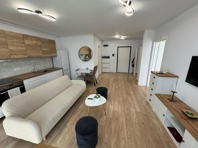Apartament cu 2 camere decomandat în Pipera