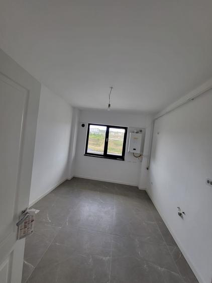 Apartament cu 3 camere decomandat în Vișani