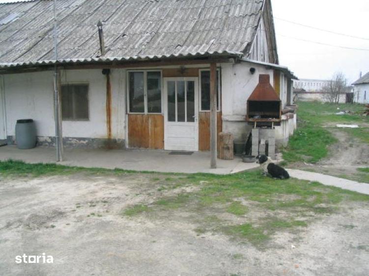 Teren de 6158 mp, în Central