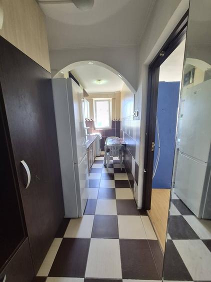 Apartament cu 2 camere semidecomandat în P-ța Reșița