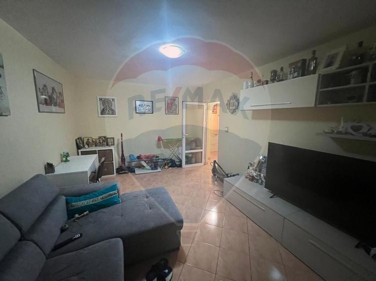 Apartament cu 2 camere decomandat, mobilat în Sud-Vest