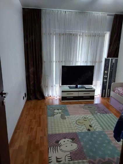 Apartament cu 3 camere decomandat în Florești