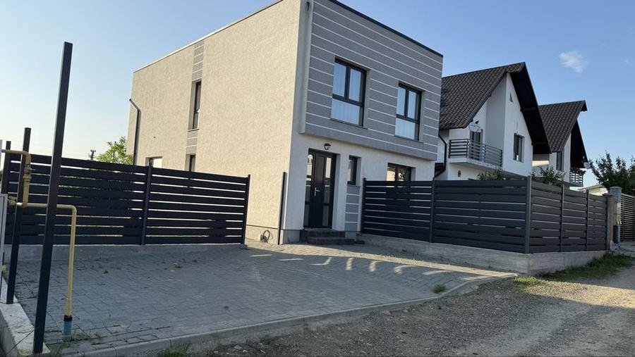 Casă cu 3 camere decomandat cu Teren 325 Mp în Burdujeni